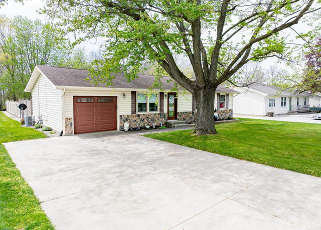 Property at 309 West St, Churubusco, IN 46723, 4 beds, 2 baths