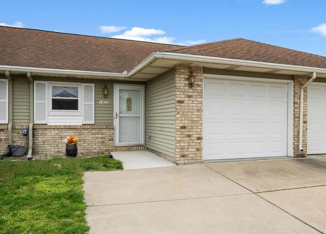 Property at 1422 Berkley Cir, Mishawaka, IN 46544, 2 beds, 1 bath