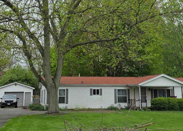 Property at 537 W 8th St, Rochester, IN 46975, 3 beds, 2.5 baths