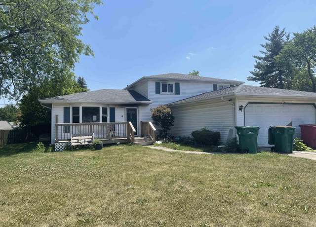 Property at 3681 W 75th Ct, Merrillville, IN 46410, 4 beds, 1.5 baths
