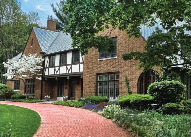 Property at 104 N Conestoga Ln, South Bend, IN 46617, 4 beds, 3.5 baths