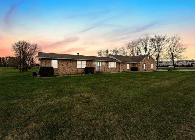Property at 13810 Lafayette Center Rd, Roanoke, IN 46783, 4 beds, 2.5 baths