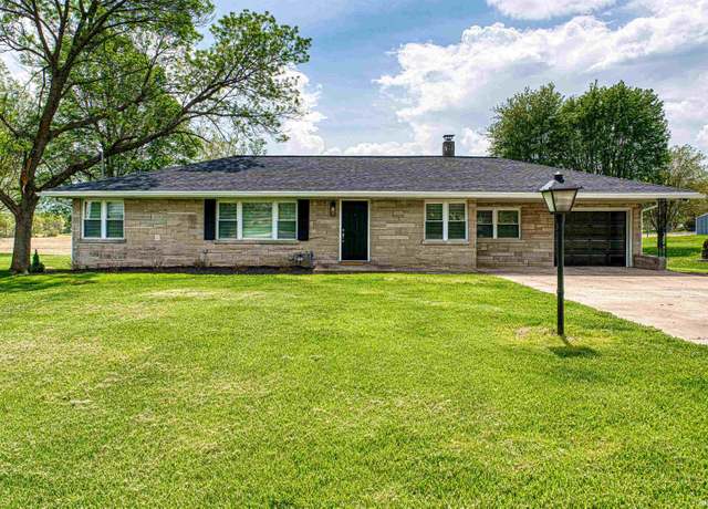 Property at 2318 W Boonville New Harmony Rd, Evansville, IN 47725, 3 beds, 2 baths