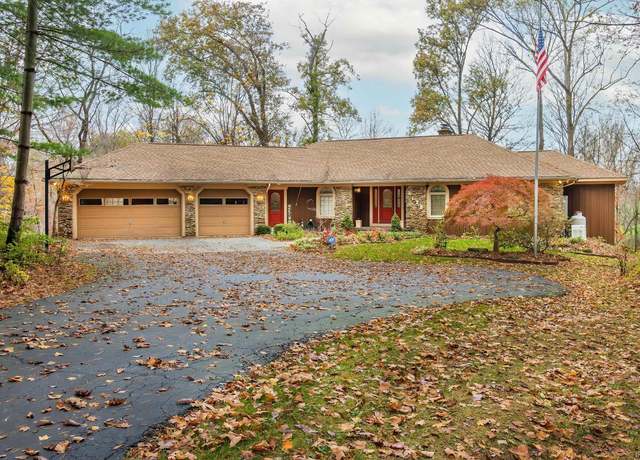 Property at 4128 Fox Run Ln, Vincennes, IN 47591, 4 beds, 3.5 baths