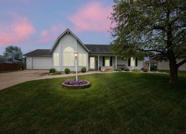 Property at 11724 Prairie Pl, Hoagland, IN 46745, 3 beds, 2 baths