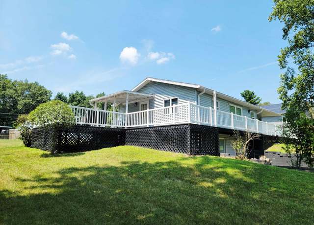 Property at 51585 E County Line Rd, Middlebury, IN 46540, 3 beds, 1.5 baths
