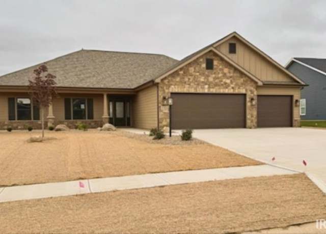 Property at 2003 Bogey Ct, Auburn, IN 46706, 3 beds, 2 baths
