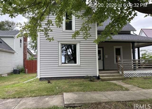 Property at 812 E 9th St, Auburn, IN 46706, 3 beds, 1 bath