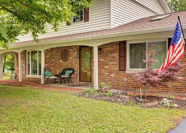Property at 4888 W Woodland Dr, Bloomington, IN 47404, 3 beds, 2.5 baths