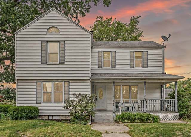 Property at 422 W Lawrence St, Mishawaka, IN 46545, 4 beds, 2.5 baths