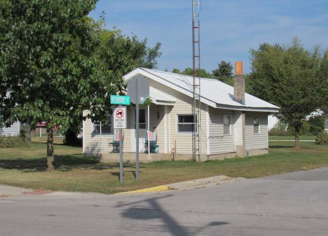 Property at 6050 N SR 327 Rd, Orland, IN 46776, 3 beds, 1 bath