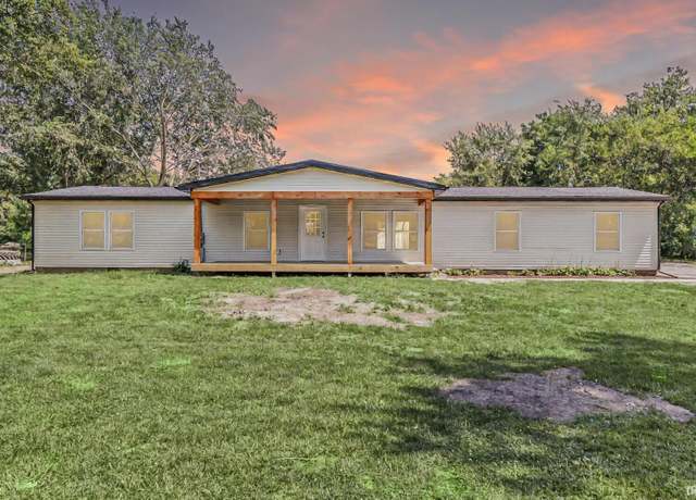 Property at 919 N 200 W, Valparaiso, IN 46385, 4 beds, 2.5 baths