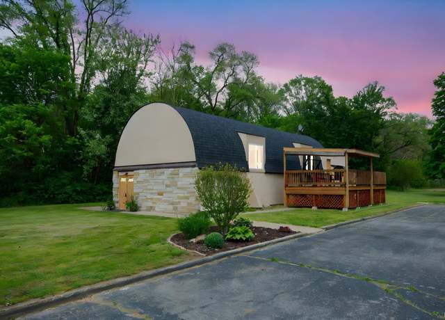 Property at 59000 Crumstown Hwy, North Liberty, IN 46554, 2 beds, 2 baths