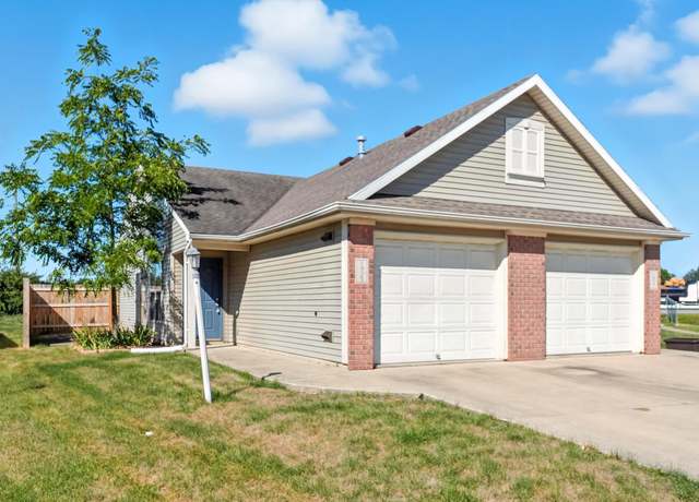 Property at 1905/1907 Beechmont Dr, Fort Wayne, IN 46825, 2 beds, 1 bath