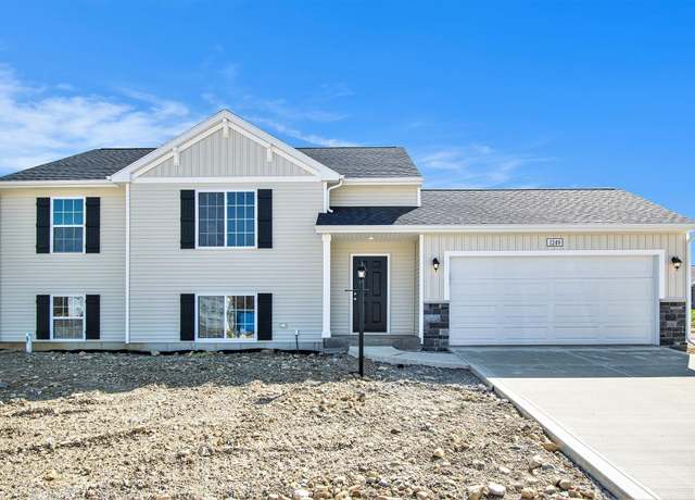 Property at 1249 Lucas Ct, Huntington, IN 46750, 4 beds, 2 baths