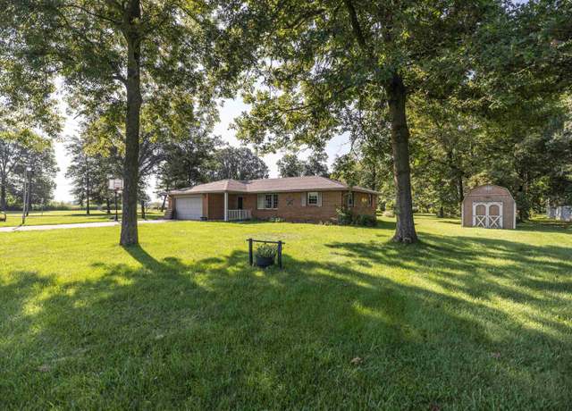 Property at 4401 W Royerton Rd, Muncie, IN 47304, 3 beds, 1.5 baths