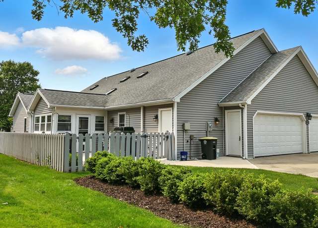 Property at 8333 Chapel Hill Pl, Fort Wayne, IN 46825, 6 beds, 4 baths