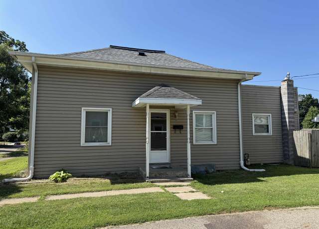 Property at 1316 Franklin St, Rochester, IN 46975, 3 beds, 1 bath