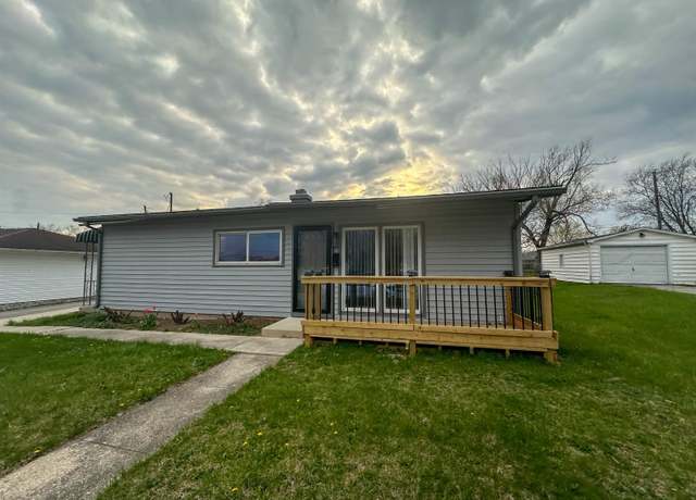 Property at 5221 Riviera Dr, Fort Wayne, IN 46825, 3 beds, 1 bath