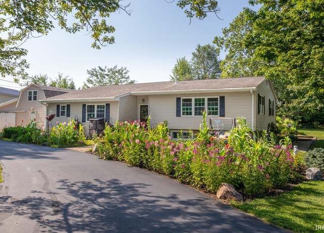 Property at 5118 Hursh Rd, Fort Wayne, IN 46845, 3 beds, 4.5 baths