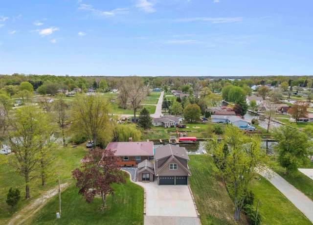 Property at 9211 E Crooked Mile Rd, Cromwell, IN 46732, 4 beds, 4 baths