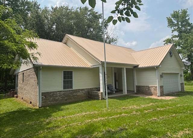 Property at 999 Inderrieden Rd, Chandler, IN 47610, 3 beds, 2 baths