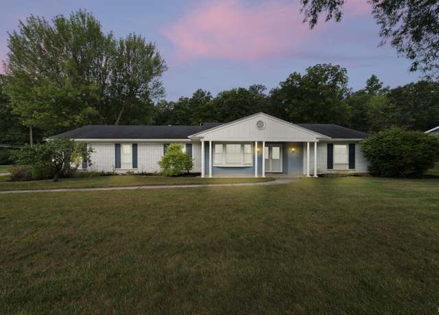 Property at 4903 Forest Grove Dr, Fort Wayne, IN 46835, 3 beds, 2.5 baths