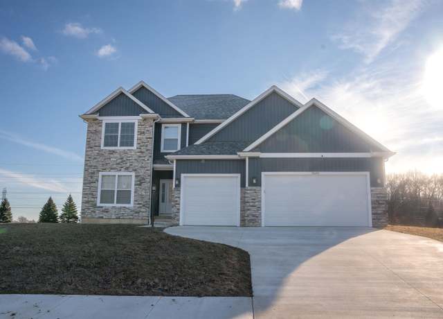 Property at 3680 N Arlington Ct, Warsaw, IN 46582, 6 beds, 3.5 baths