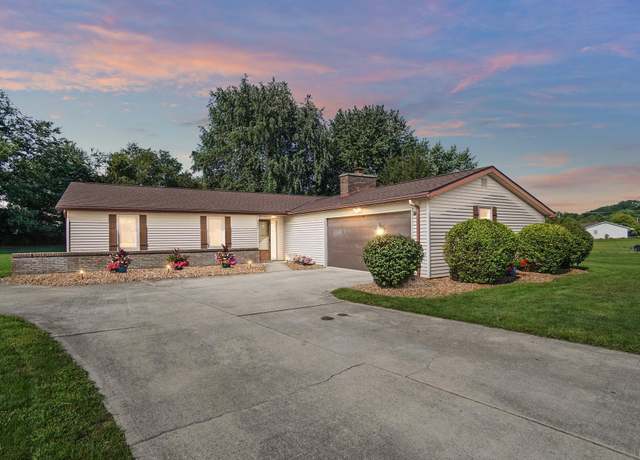 Property at 14915 Gemini Dr, Huntertown, IN 46748, 3 beds, 2.5 baths