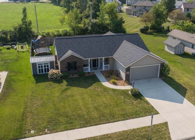 Property at 1526 Waynedale Dr, Garrett, IN 46738, 3 beds, 2 baths