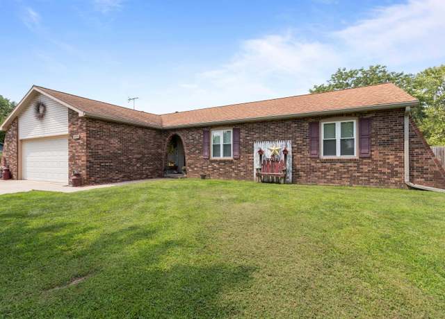 Property at 3715 Sugar Ln, Kokomo, IN 46902, 3 beds, 2.5 baths