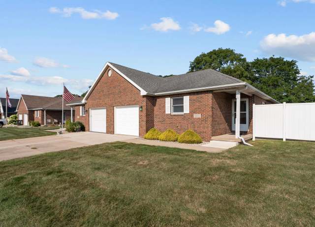 Property at 3300 Frances Ln, Kokomo, IN 46902, 2 beds, 2 baths