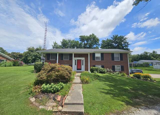 Property at 108 Harrison Dr, Vincennes, IN 47591, 3 beds, 2.5 baths