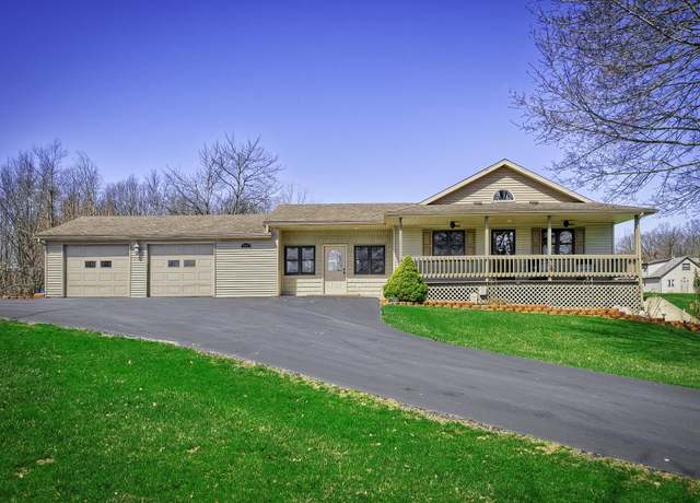Property at 2915 N State Road 827 Rd, Angola, IN 46703, 4 beds, 3 baths