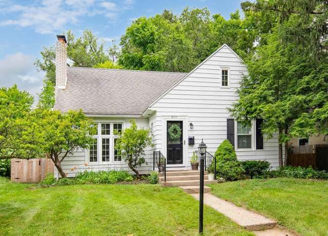 Property at 415 Wakewa Ave, South Bend, IN 46617, 3 beds, 2 baths