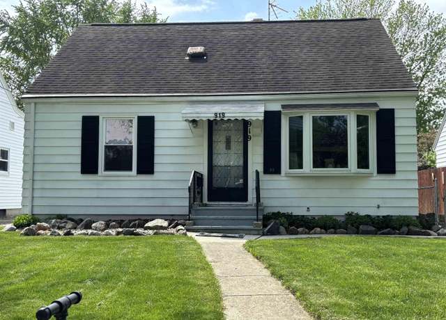 Property at 919 Kensington Blvd, Fort Wayne, IN 46805, 3 beds, 2 baths
