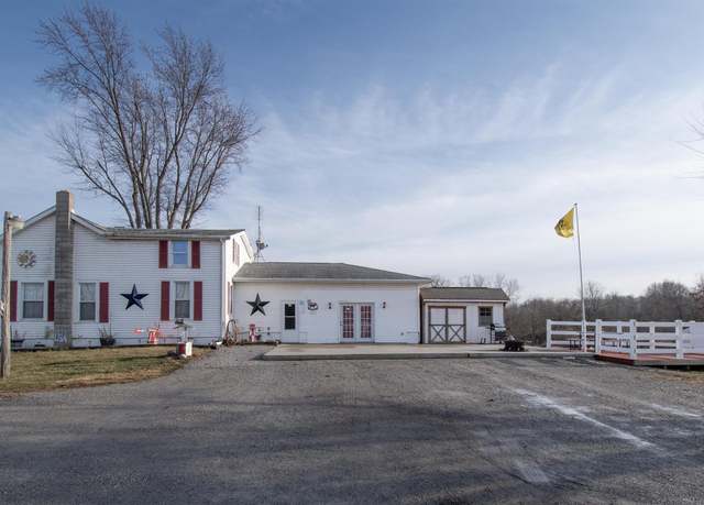Property at 8555 N Angling Rd, Kendallville, IN 46755, 3 beds, 1 bath