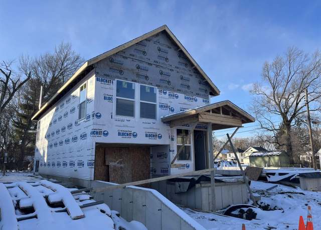 Property at 1717 Dale Ave, South Bend, IN 46613, 3 beds, 2.5 baths