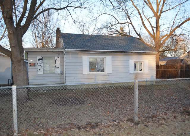 Property at 227 Circle Dr, Huntington, IN 46750, 2 beds, 1 bath