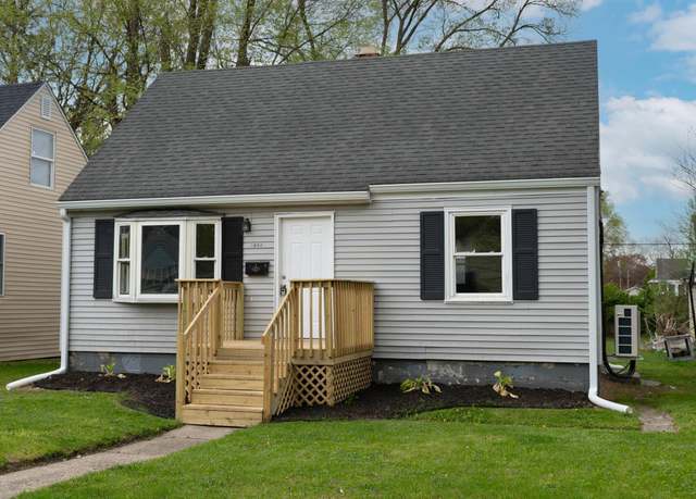 Property at 1726 N Brookfield St, South Bend, IN 46628, 3 beds, 1 bath