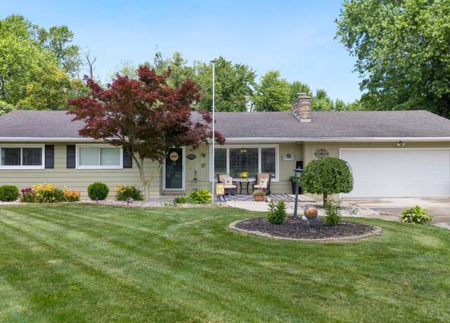 Property at 4831 Woodford Dr, Fort Wayne, IN 46835, 3 beds, 2 baths