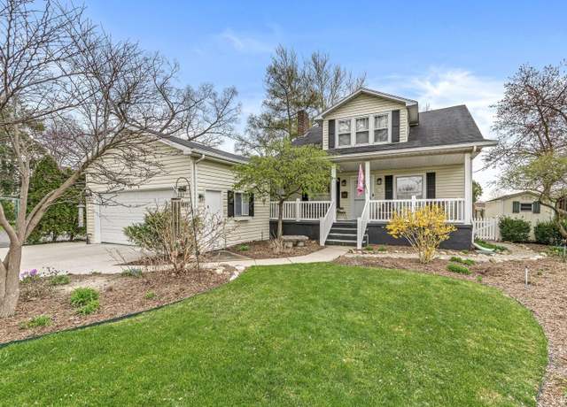 Property at 1219 Greenleaf Blvd, Elkhart, IN 46514, 4 beds, 2.5 baths