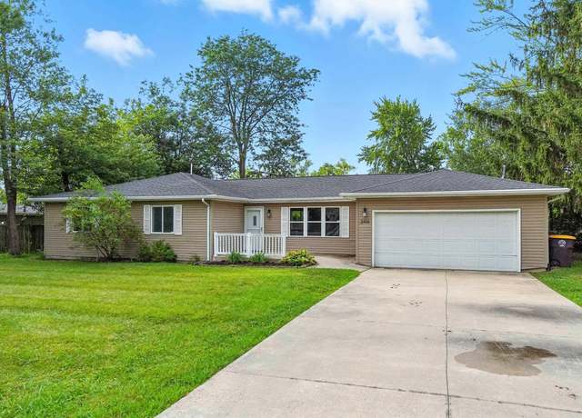 Property at 2414 Bellevue Dr, Fort Wayne, IN 46825, 3 beds, 2 baths