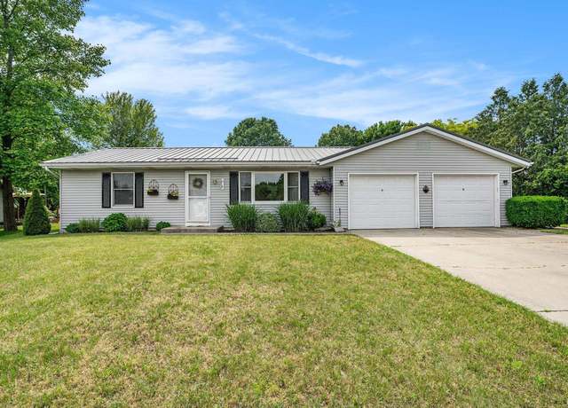 Property at 513 Sunset Ln, Middlebury, IN 46540, 4 beds, 3 baths