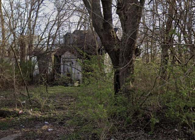 Property at 2445 Industrial Blvd, Gary, IN 46407, 3 beds, 1 bath