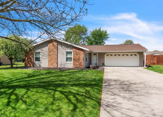 Property at 121 Briarcrest Pl, Bluffton, IN 46714, 3 beds, 2 baths