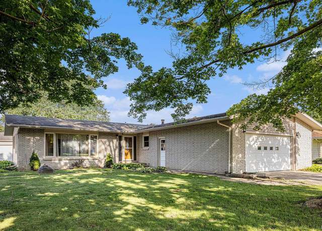 Property at 60220 Robin Hood Ln, Elkhart, IN 46517, 3 beds, 2 baths