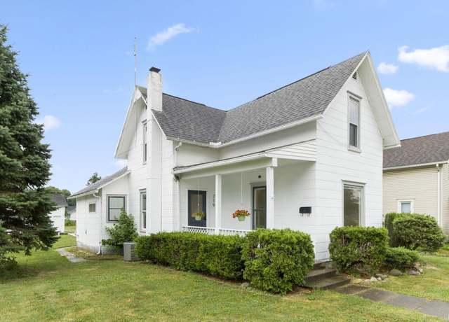Property at 719 E 7th St, Auburn, IN 46706, 3 beds, 1.5 baths