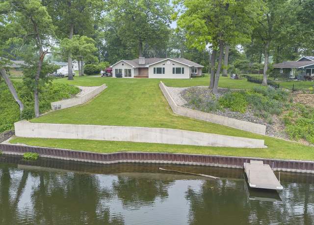 Property at 55916 Jayne Dr, Elkhart, IN 46514, 4 beds, 3 baths