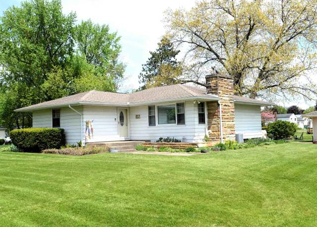 Property at 328 N Harding Ave, Mishawaka, IN 46544, 3 beds, 2 baths